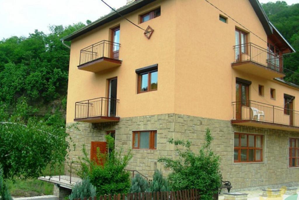 Guesthouse Smiljanic Slavkovica Buitenkant foto